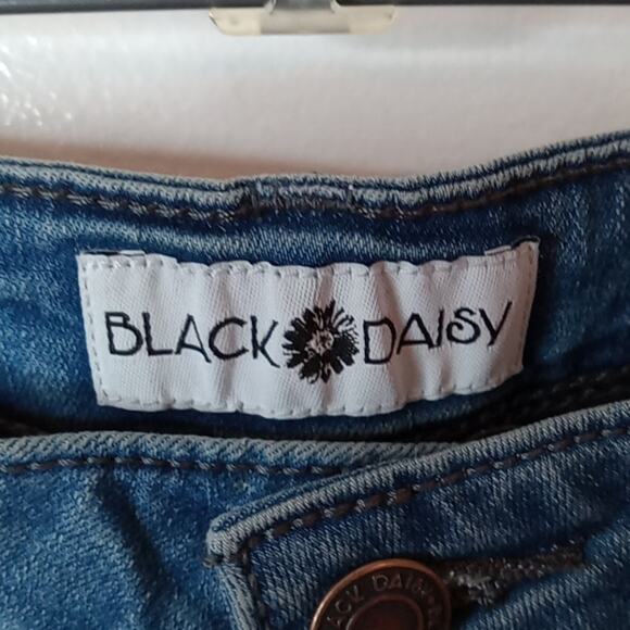 Black Daisy Juniors 11/30 Kate Straight Leg Midrise Embroidered distressed jeans - Picture 2 of 9